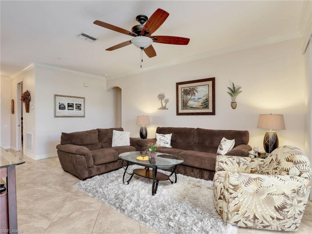 800 Carrick Bend CIR # 102, NAPLES FL 34110-9