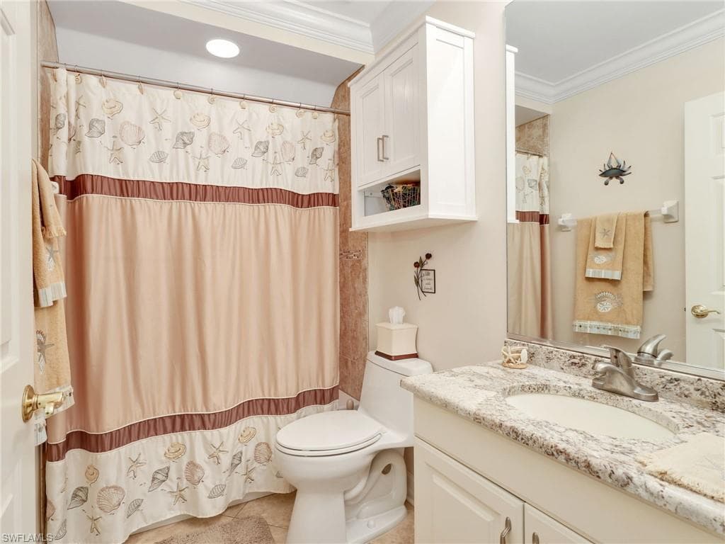 800 Carrick Bend CIR # 102, NAPLES FL 34110-24