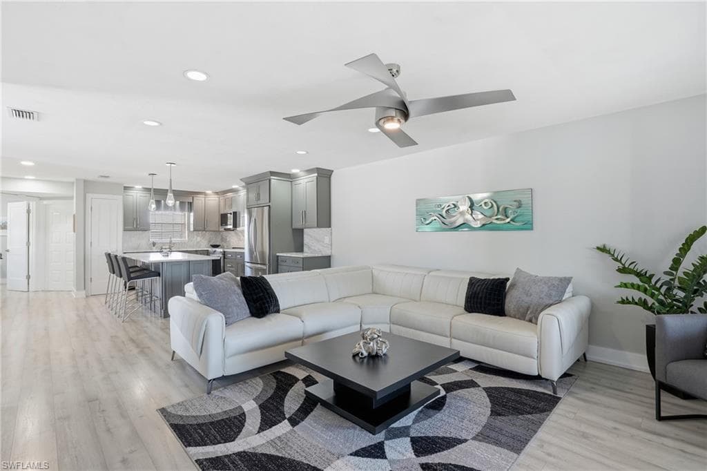 5102 Coronado PKWY # 2, CAPE CORAL FL 33904-4
