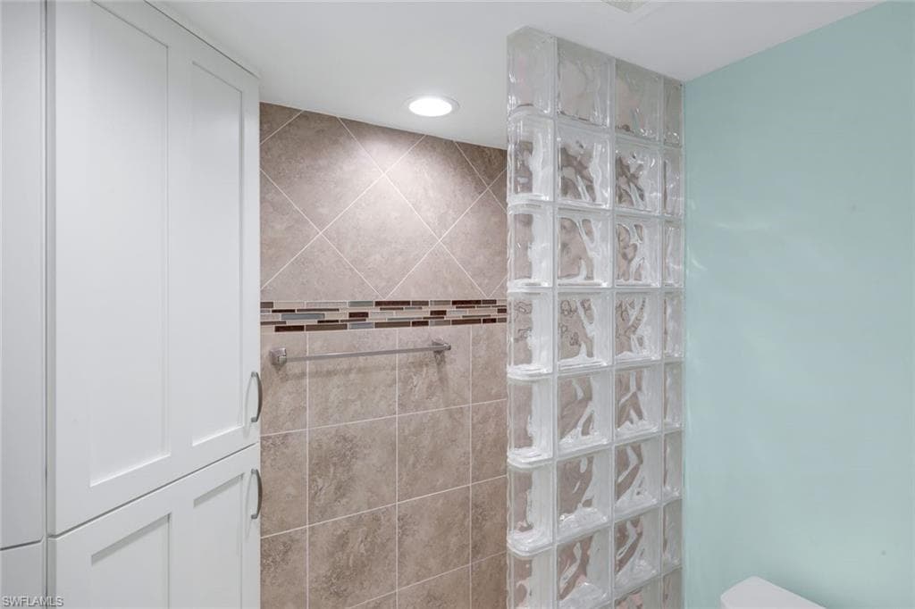 2777 W Gulf DR # 309, SANIBEL FL 33957-17