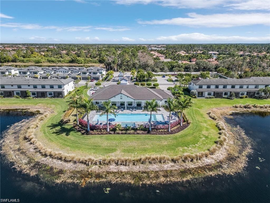 7324 Rockefeller DR, NAPLES FL 34119-22