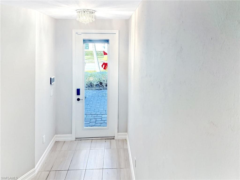 7324 Rockefeller DR, NAPLES FL 34119-1