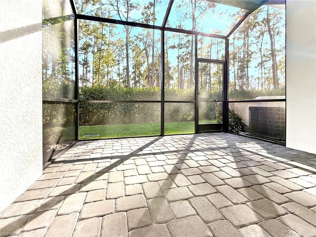 7324 Rockefeller DR, NAPLES FL 34119-12