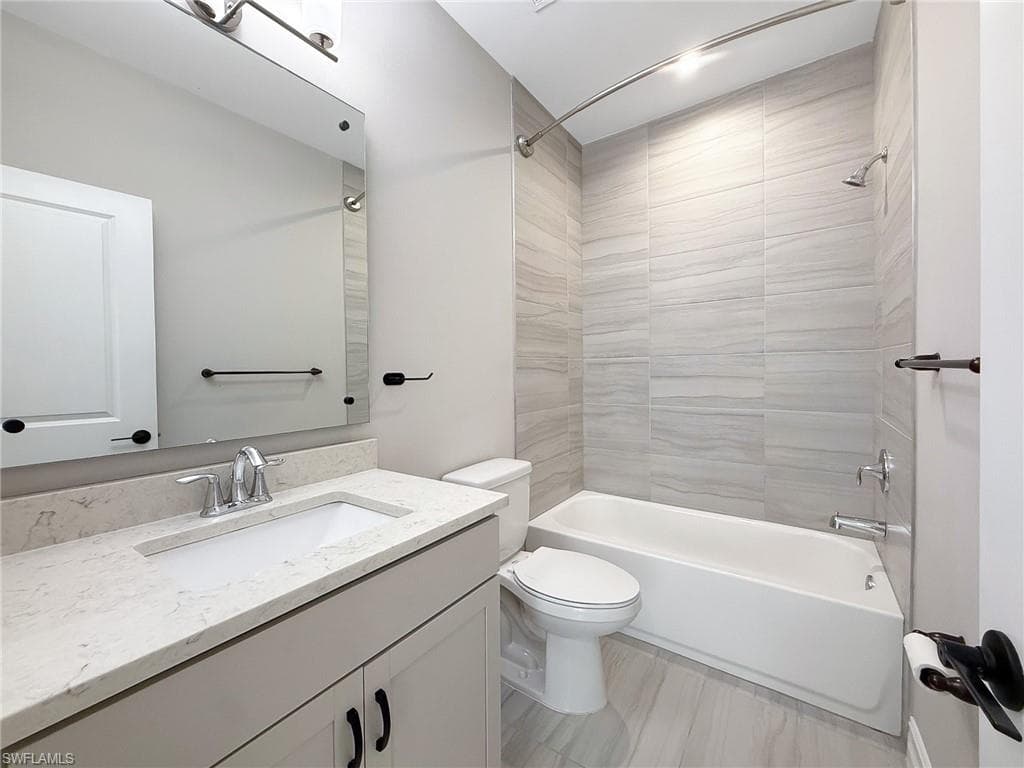 7324 Rockefeller DR, NAPLES FL 34119-17