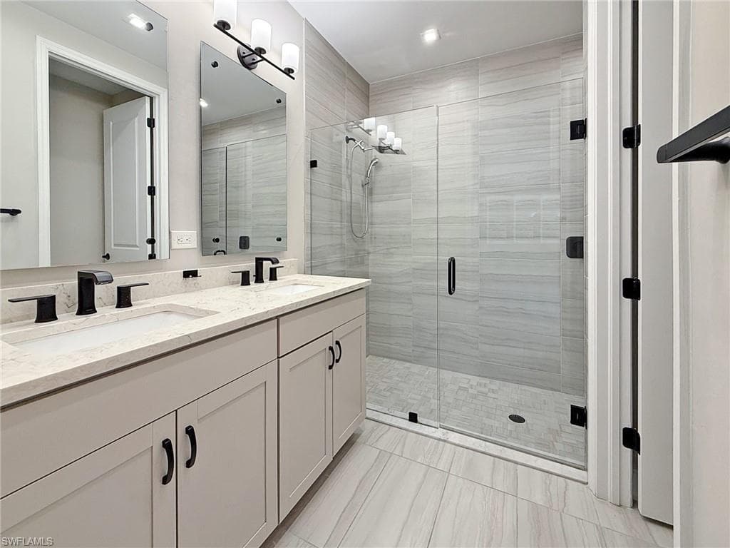 7324 Rockefeller DR, NAPLES FL 34119-18