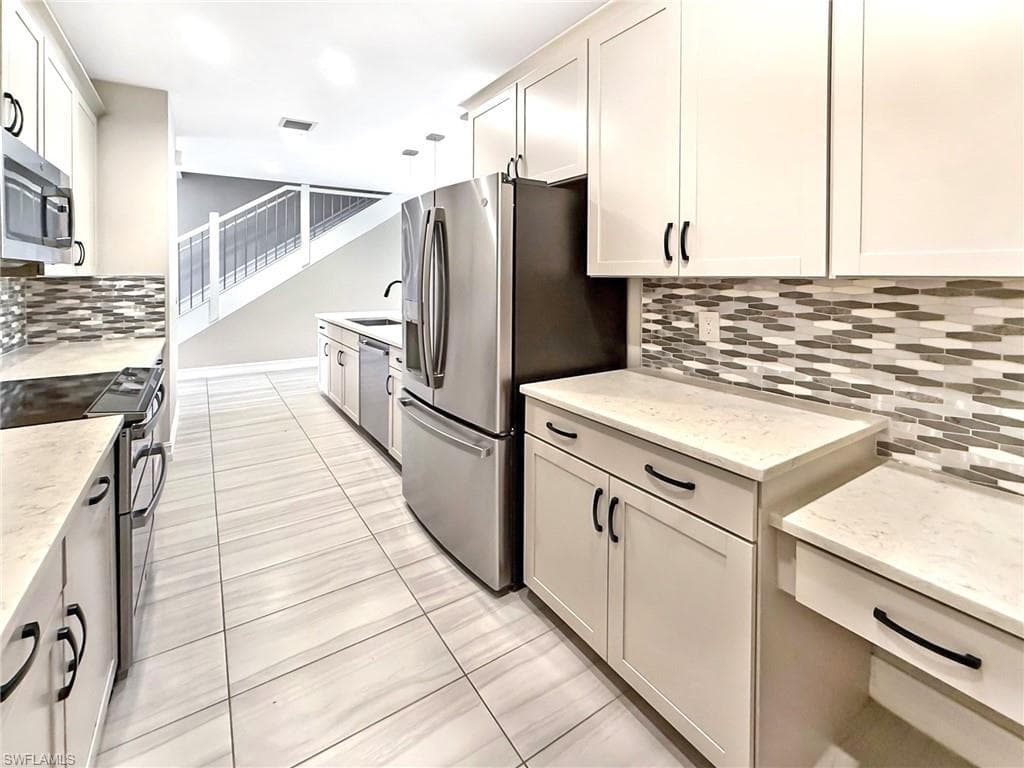 7324 Rockefeller DR, NAPLES FL 34119-7