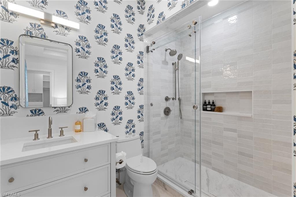 82 9th ST S # 301, NAPLES FL 34102-22