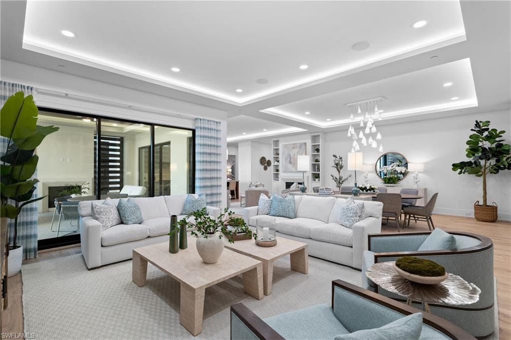 82 9th ST S # 301, NAPLES FL 34102-1