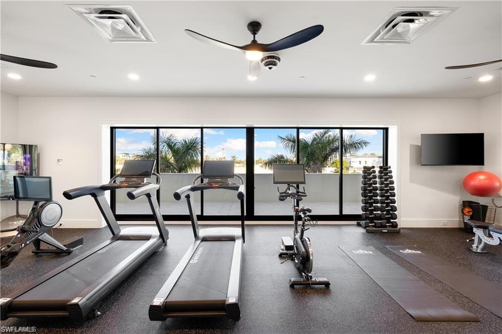 82 9th ST S # 301, NAPLES FL 34102-42