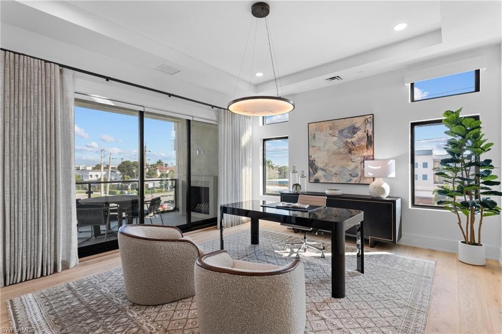 82 9th ST S # 301, NAPLES FL 34102-15