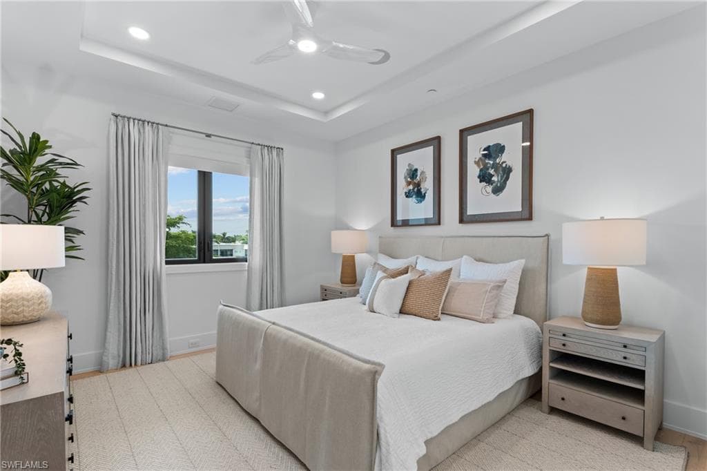 82 9th ST S # 301, NAPLES FL 34102-19