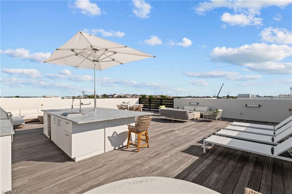 82 9th ST S # 301, NAPLES FL 34102-29