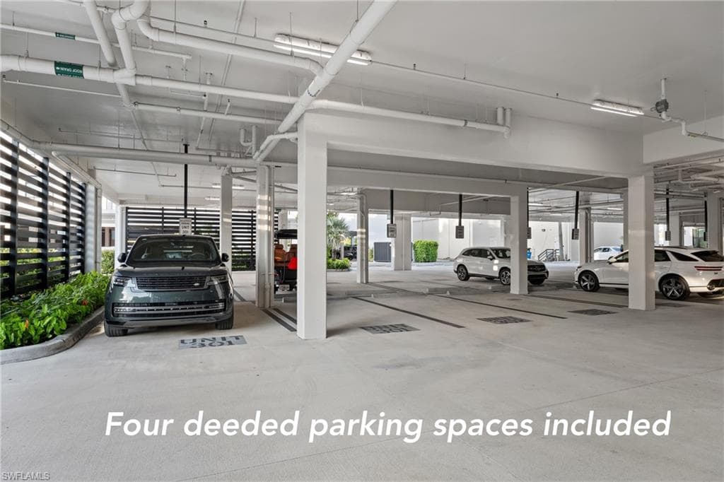 82 9th ST S # 301, NAPLES FL 34102-37