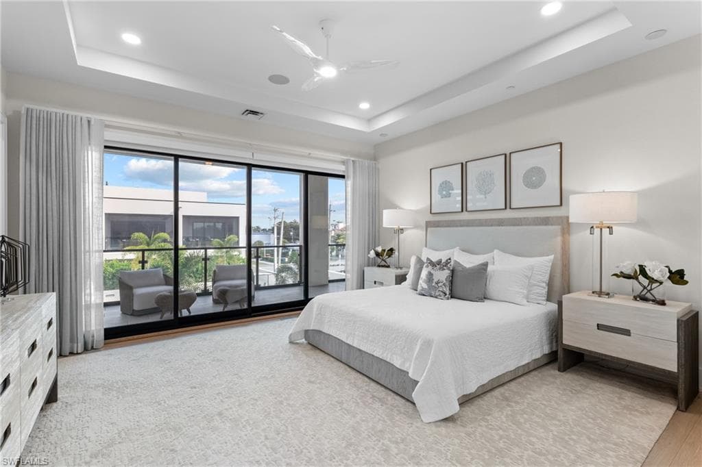 82 9th ST S # 301, NAPLES FL 34102-9