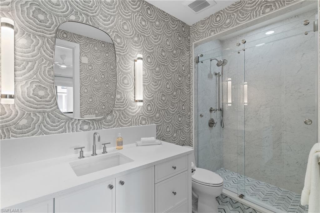 82 9th ST S # 301, NAPLES FL 34102-18