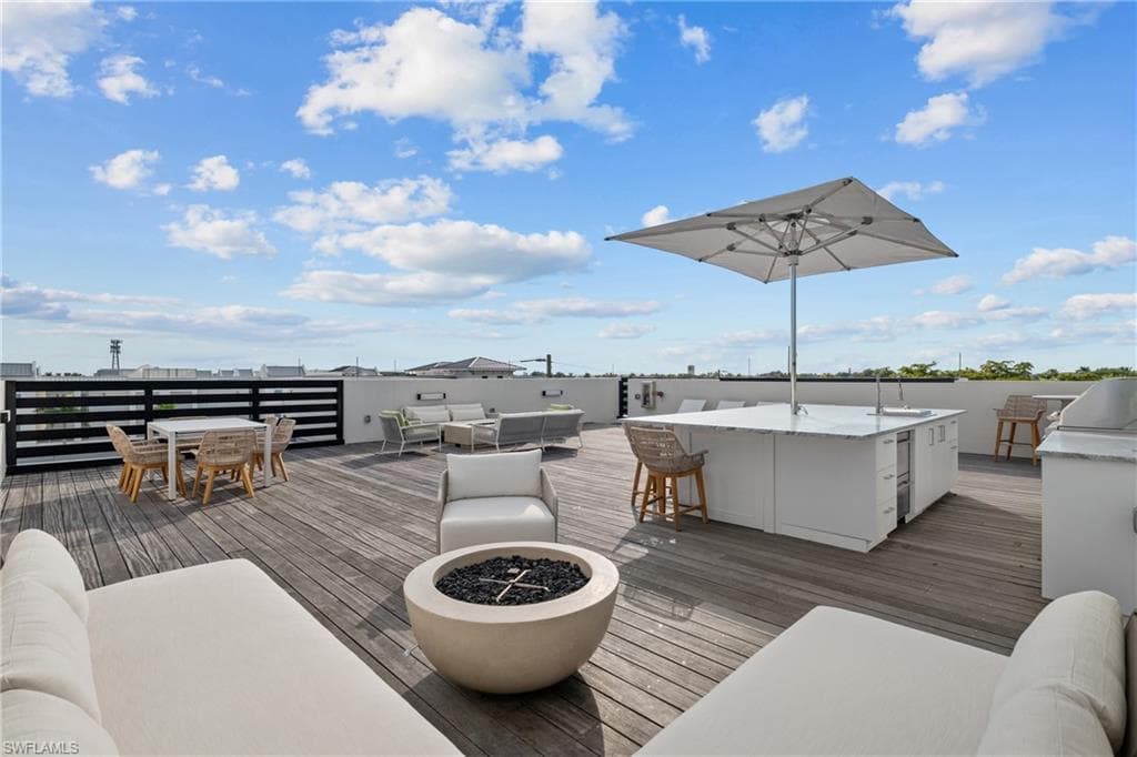 82 9th ST S # 301, NAPLES FL 34102-30