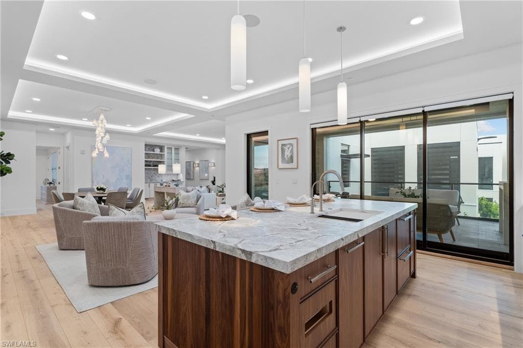 82 9th ST S # 301, NAPLES FL 34102-7