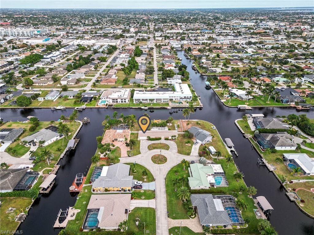 5207 Willow CT, CAPE CORAL FL 33904-5