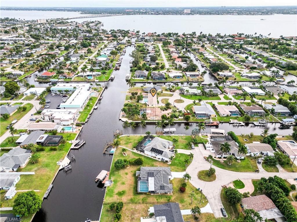 5207 Willow CT, CAPE CORAL FL 33904-12