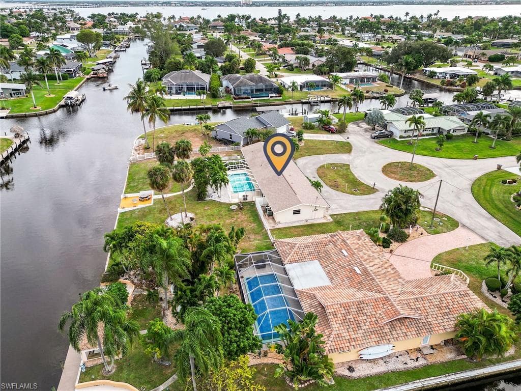 5207 Willow CT, CAPE CORAL FL 33904-16
