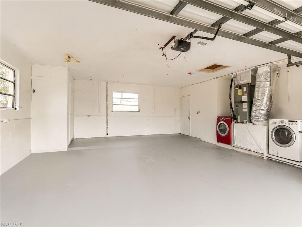 5207 Willow CT, CAPE CORAL FL 33904-42