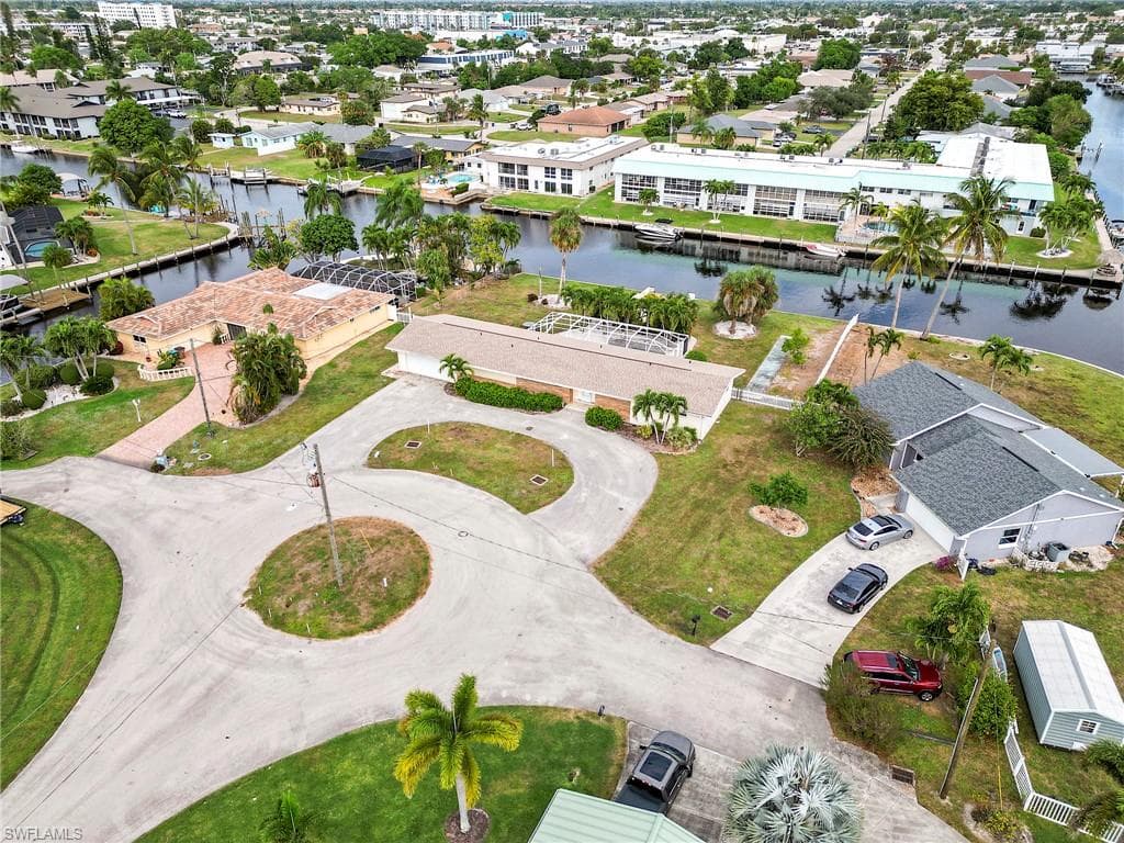 5207 Willow CT, CAPE CORAL FL 33904-6