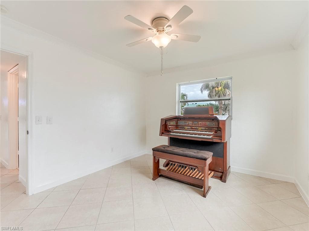 5207 Willow CT, CAPE CORAL FL 33904-35