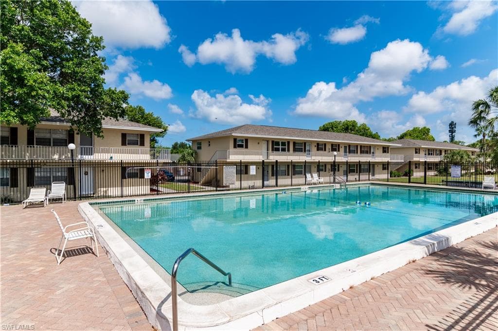 3325 Airport RD N # T1, NAPLES FL 34105-17