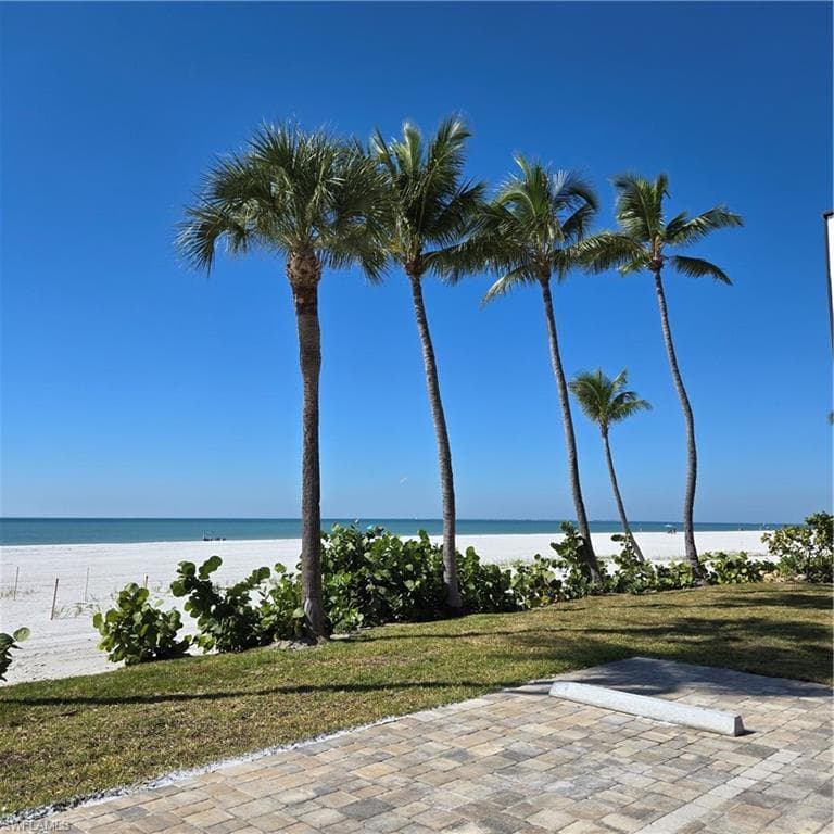 4450 Estero BLVD 201-6
