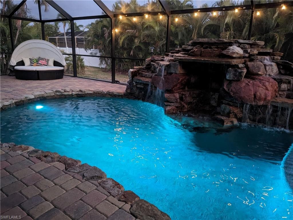 2724 Cape Coral PKWY W, CAPE CORAL FL 33914-25