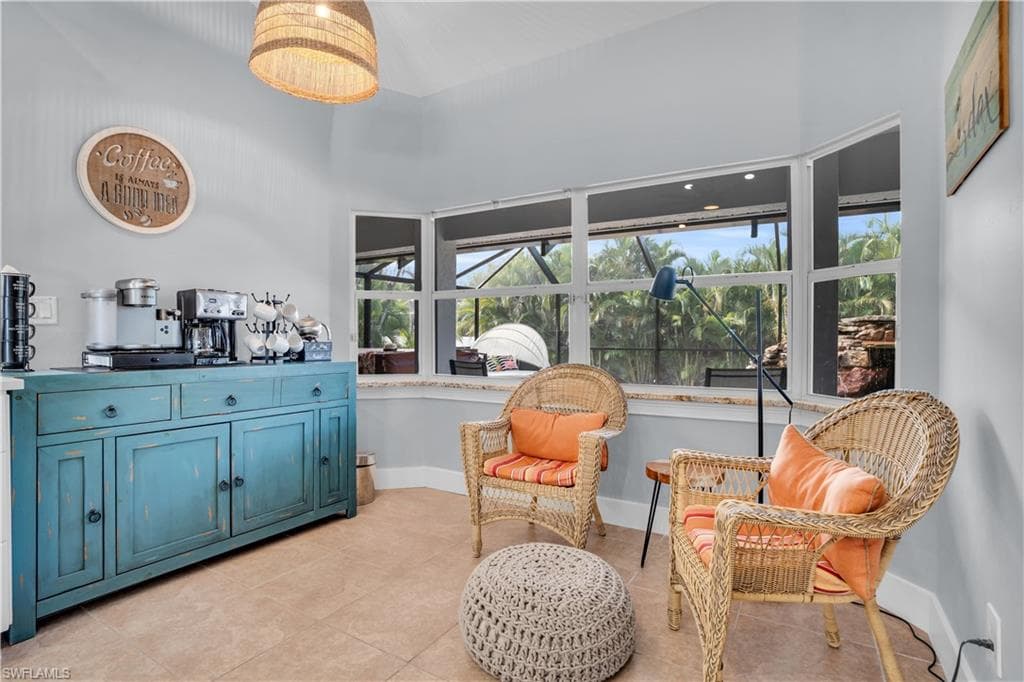 2724 Cape Coral PKWY W, CAPE CORAL FL 33914-6