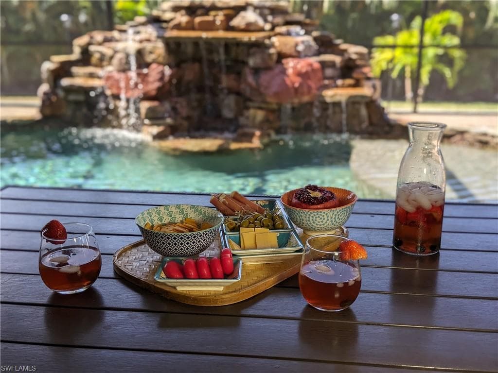 2724 Cape Coral PKWY W, CAPE CORAL FL 33914-35