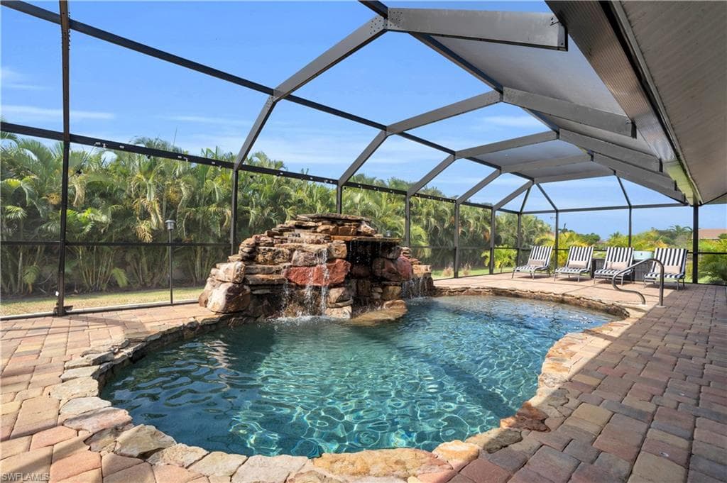 2724 Cape Coral PKWY W, CAPE CORAL FL 33914-4