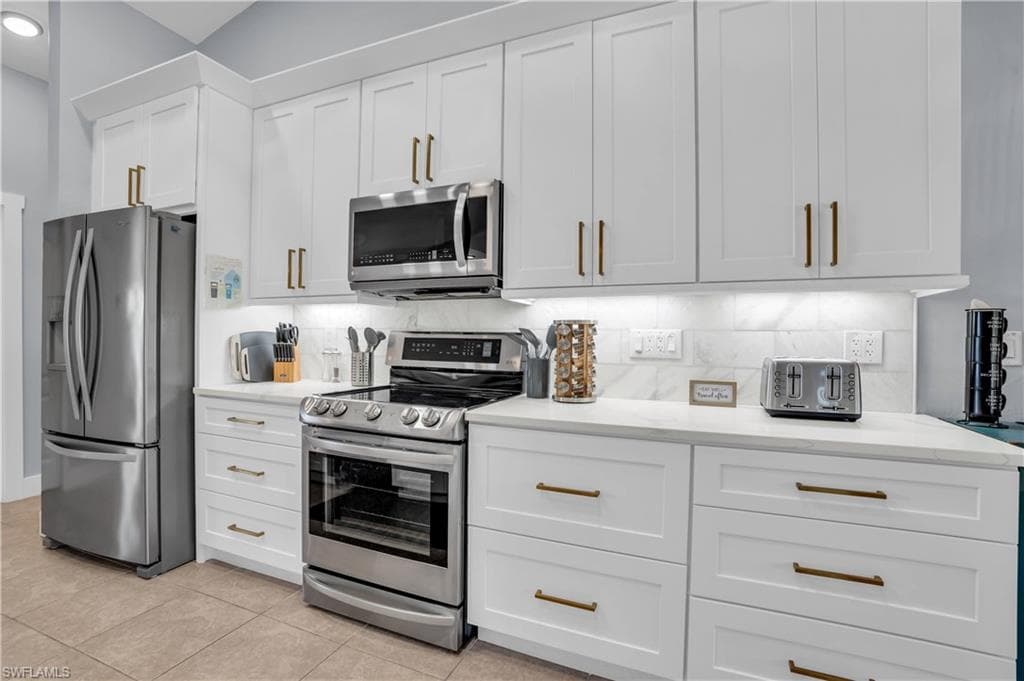 2724 Cape Coral PKWY W, CAPE CORAL FL 33914-9