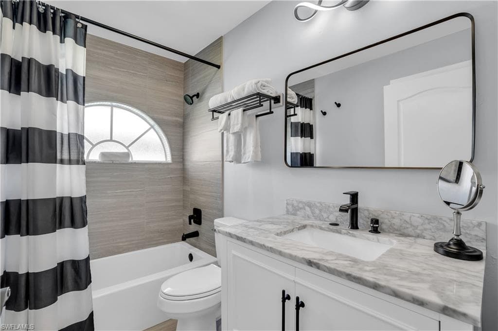 2724 Cape Coral PKWY W, CAPE CORAL FL 33914-13