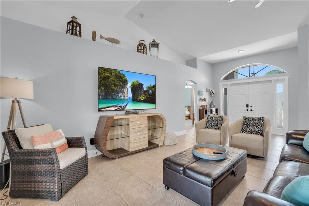 2724 Cape Coral PKWY W, CAPE CORAL FL 33914-10