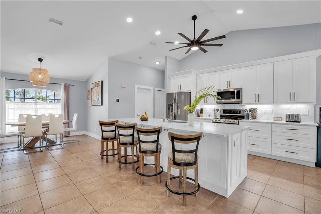 2724 Cape Coral PKWY W, CAPE CORAL FL 33914-7