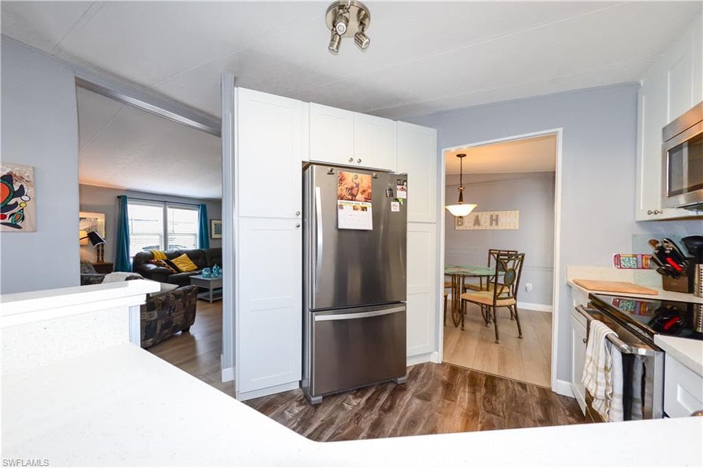 535 Sunshine AVE, NORTH FORT MYERS FL 33903-21