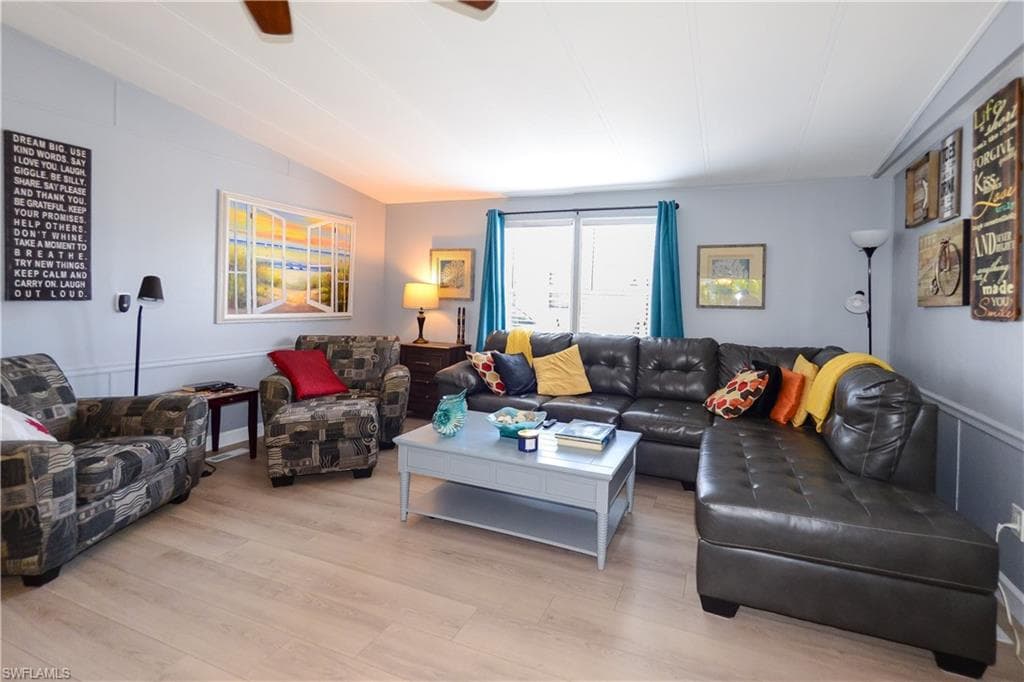 535 Sunshine AVE, NORTH FORT MYERS FL 33903-24