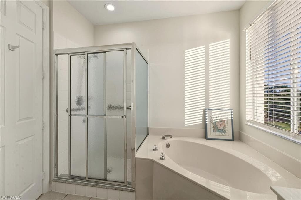 1590 Clermont DR # K303, NAPLES FL 34109-22