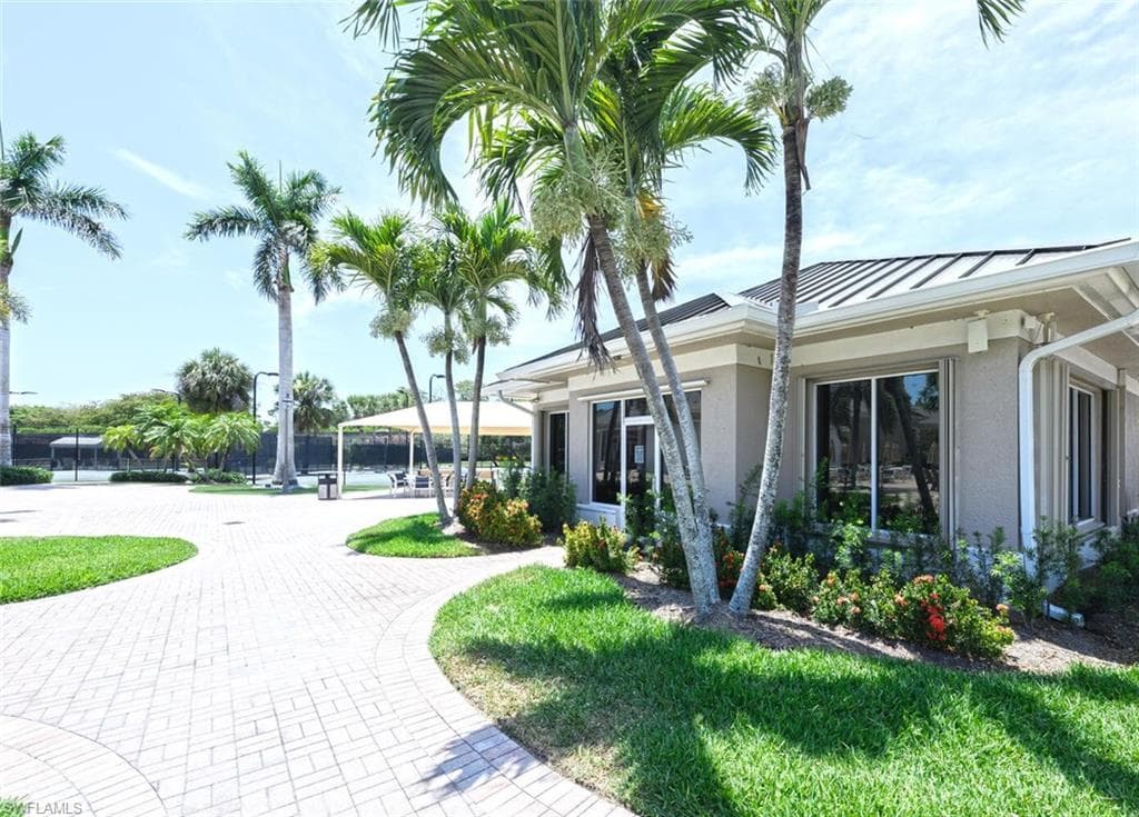 1590 Clermont DR # K303, NAPLES FL 34109-41
