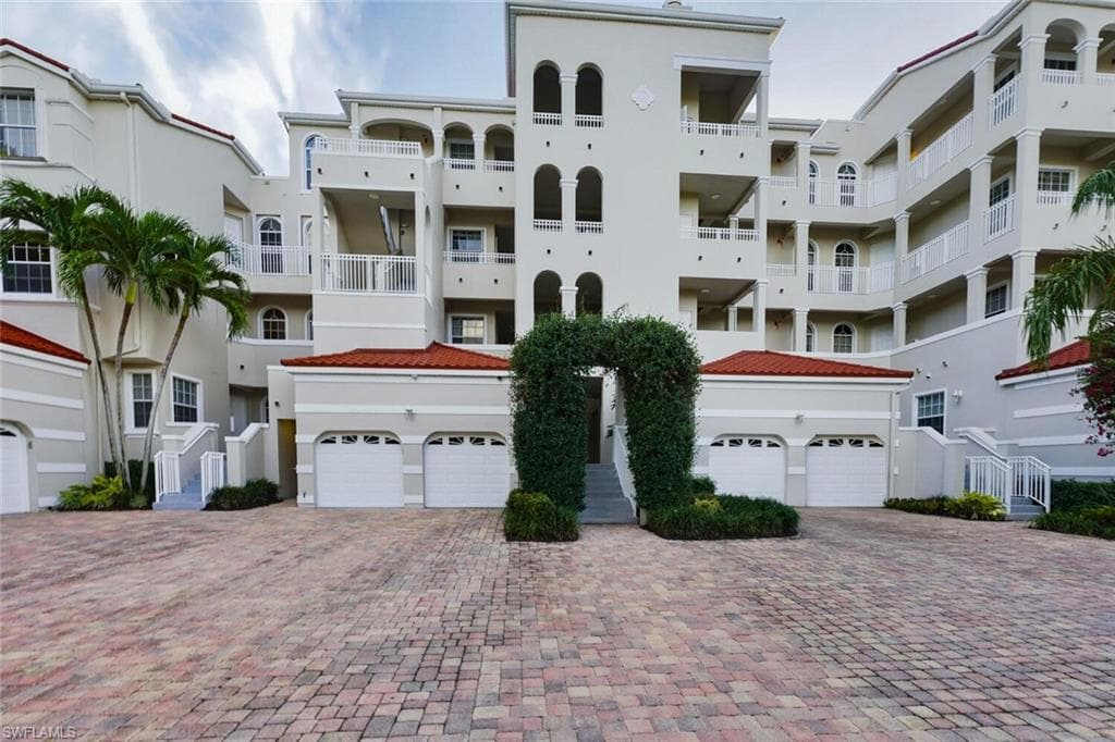 1590 Clermont DR # K303, NAPLES FL 34109-43