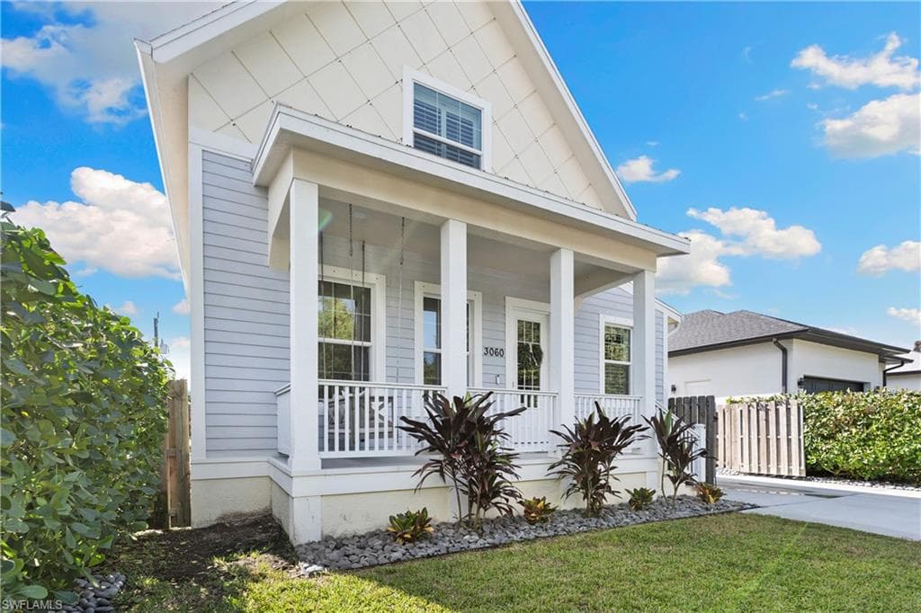 3060 Woodside AVE-5