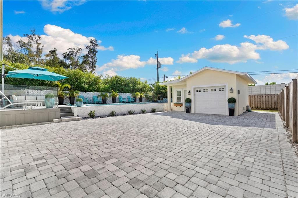 3060 Woodside AVE-31