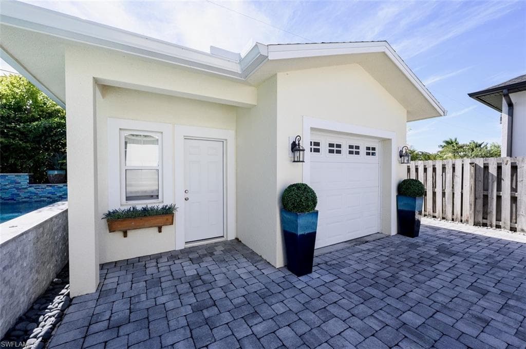 3060 Woodside AVE-32