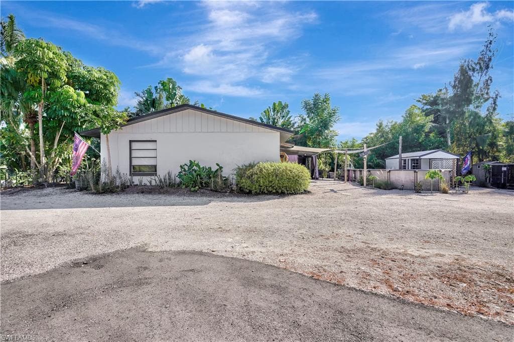 5887 Kingfish RD, BOKEELIA FL 33922-26