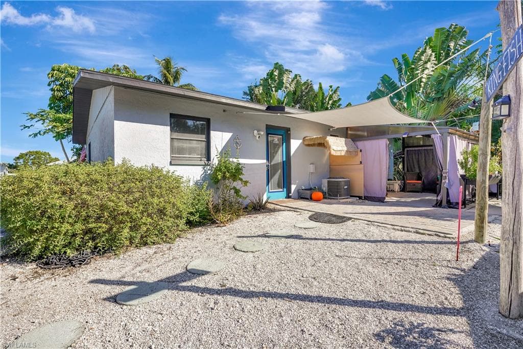 5887 Kingfish RD, BOKEELIA FL 33922-24