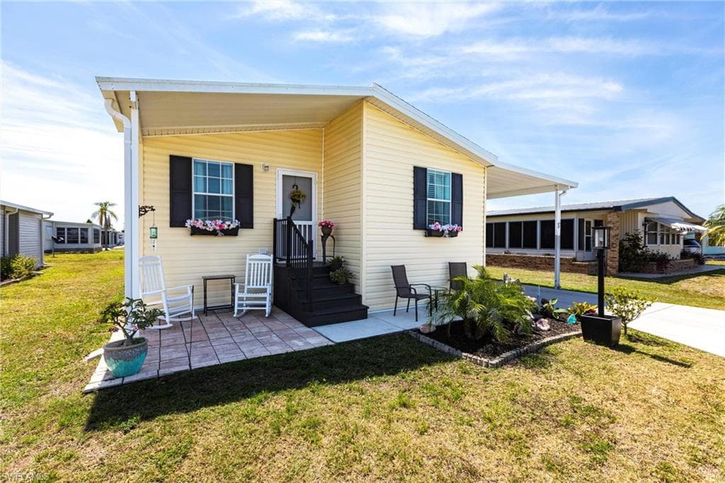 3152 Indian Village LN, NORTH FORT MYERS FL 33917-1