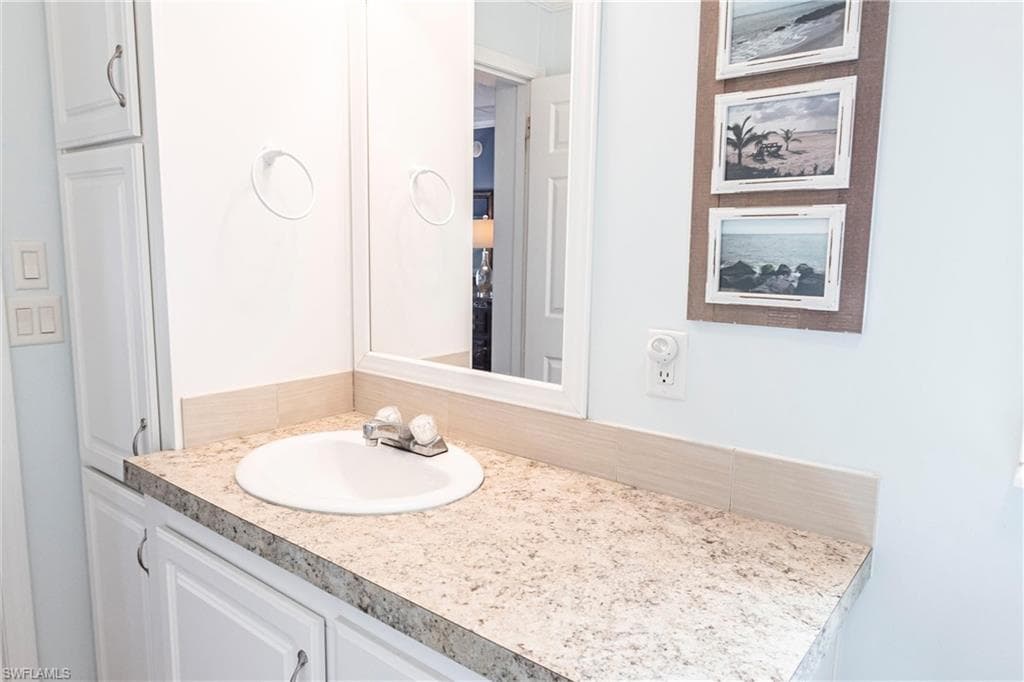 3152 Indian Village LN, NORTH FORT MYERS FL 33917-15