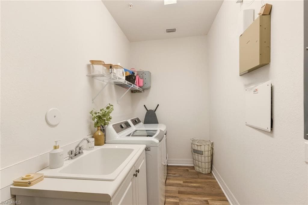 6509 Monterey PT # 203, NAPLES FL 34105-26